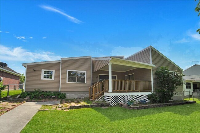 Building Photo - 964 Lake View Dr