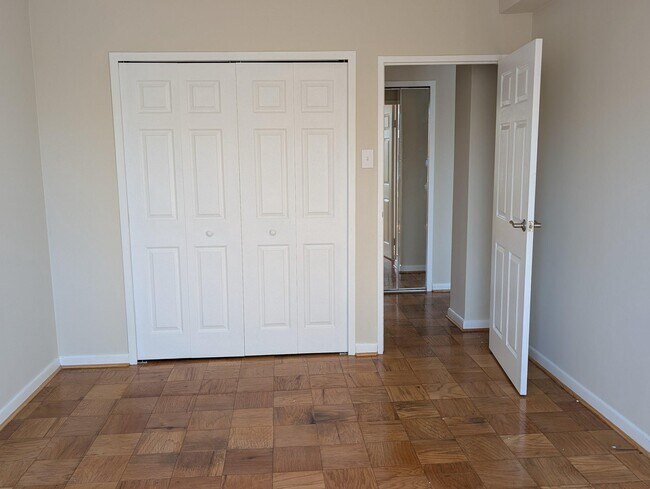 Building Photo - 6641 Wakefield Dr