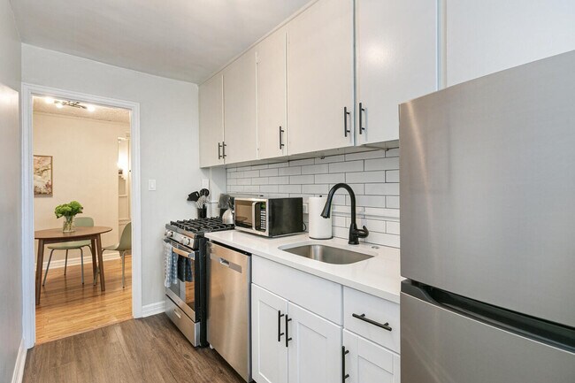 Building Photo - 1666 Detroit St