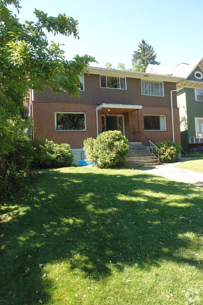 Building Photo - 1521 W 8th Ave