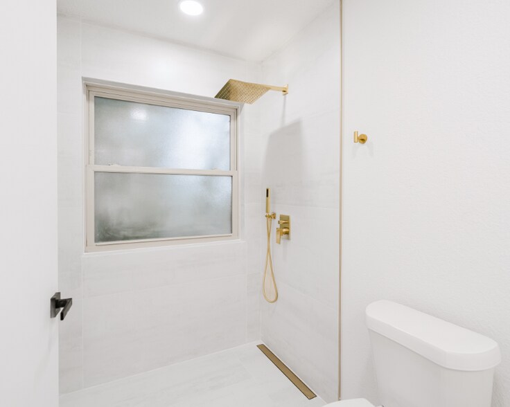 Building Photo - 301 Sheffield Dr