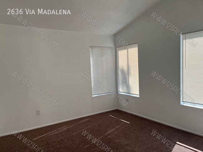 Building Photo - 2636 Vía Madalena