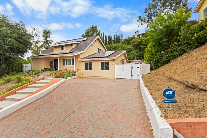 Building Photo - 11429 Dona Pegita Dr