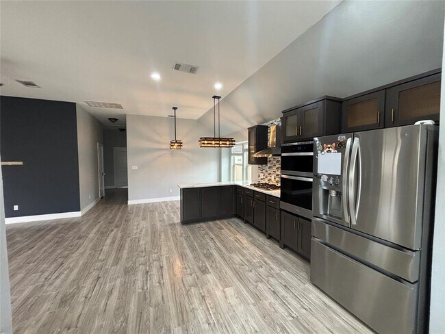 Building Photo - 116 Lasino Dr