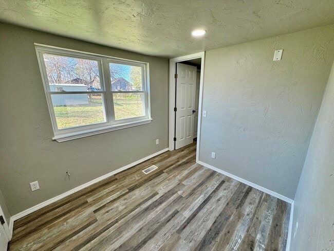 Building Photo - Newly remodeled 3 bedroom 1 bathroom house