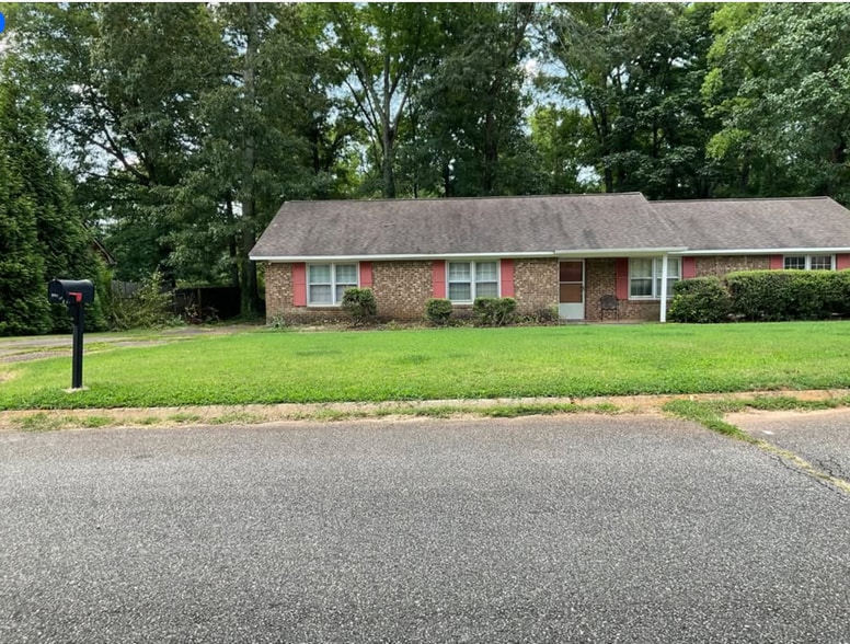 Primary Photo - 103 Colebrook Ct