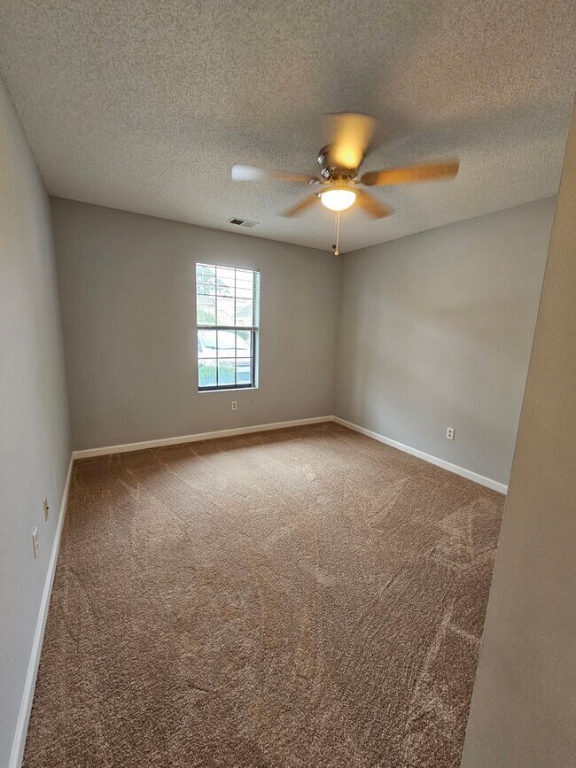 Building Photo - Baytree