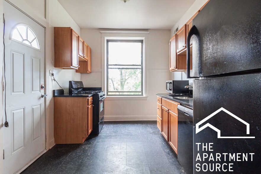 Building Photo - 4112 N Broadway St