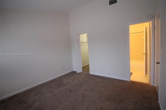 Building Photo - 2331  Dogwood Ct  . Pembroke Pines Fl 33026