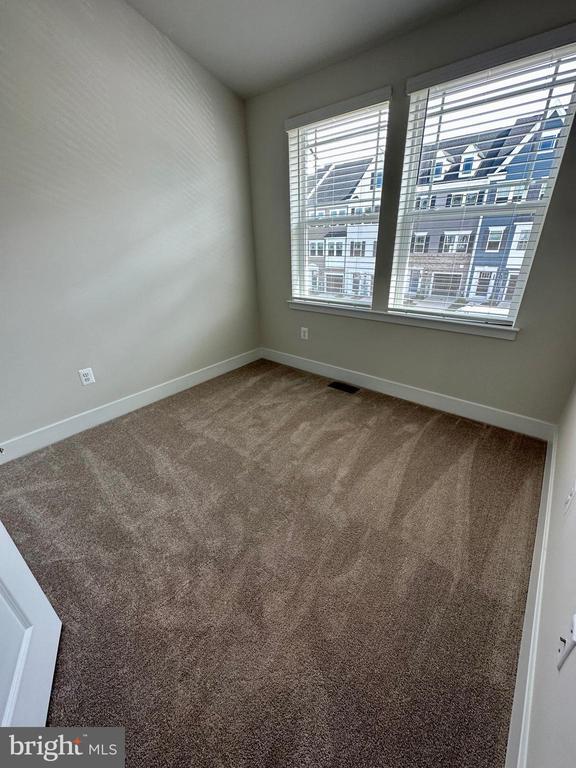 Building Photo - 2318 Woodlands Rd