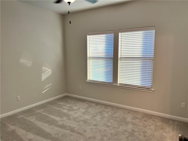 Building Photo - 221 Arabian Colt Dr