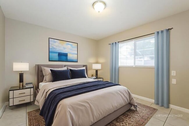 Building Photo - 5536 Kingswood Dr