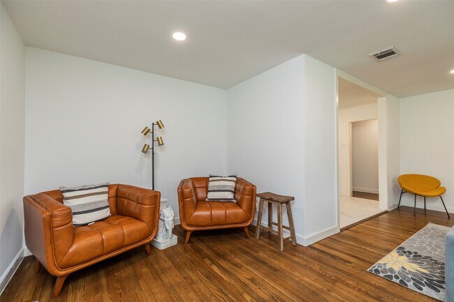 Building Photo - 6106 Kuldell Dr