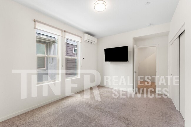 Building Photo - 266 Box Lane-