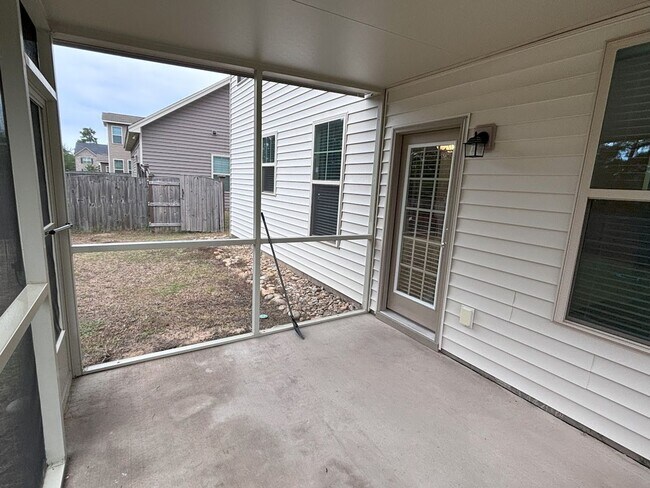 Building Photo - Magnificent Two Story Four Bedroom Home in Northeast Columbia!