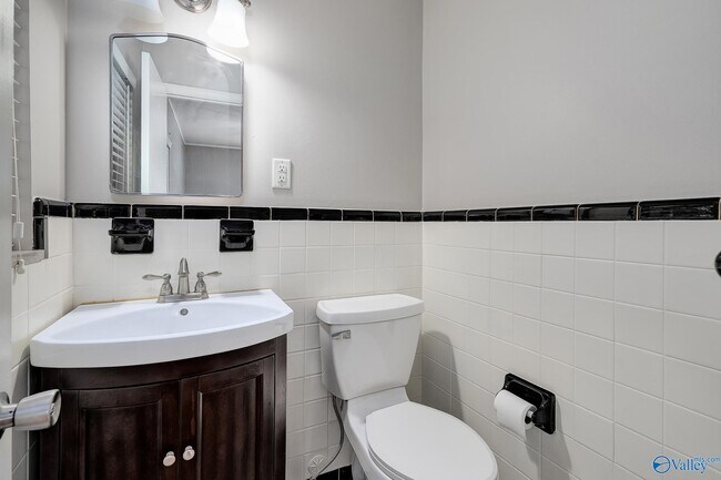 Building Photo - 2906 Morgan St SW