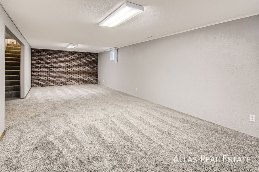 Building Photo - 2306 Zane Pl