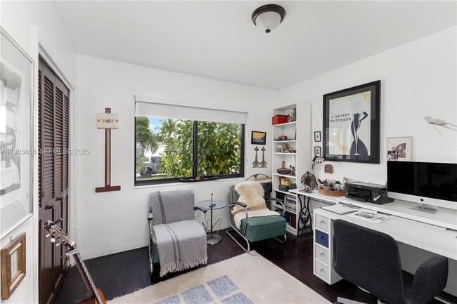 Building Photo - 8531 SW 27th Terrace