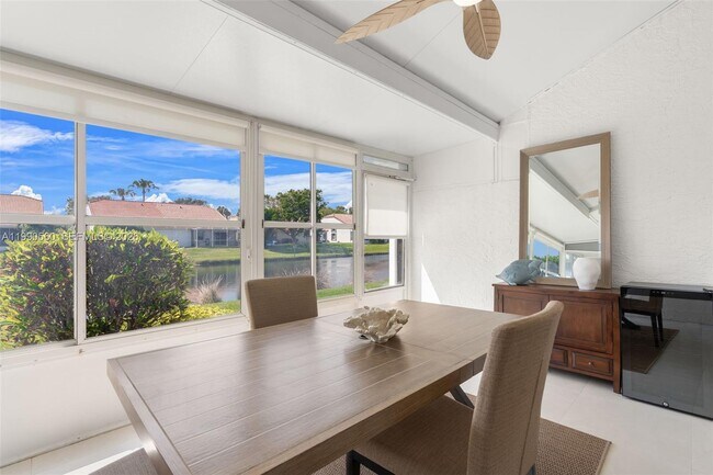 Building Photo - 15465 Lake Magnolia Pl