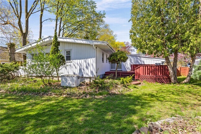 Building Photo - 130 Brooklawn Dr