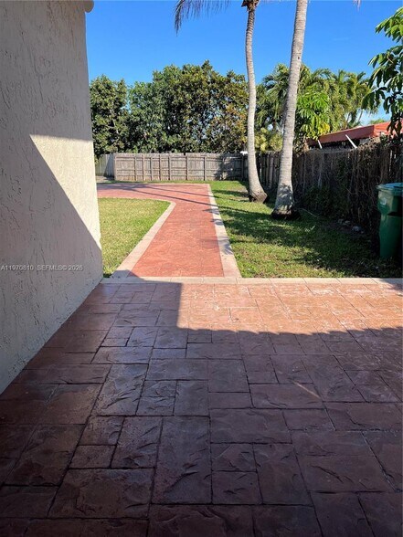 Building Photo - 158 SW 96th Ct