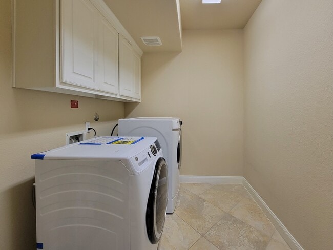 Building Photo - 715 Charleston Heights Ln