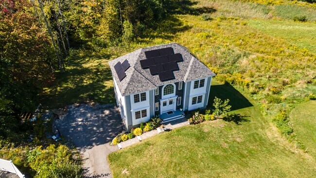 Building Photo - 22 White Pine Dr