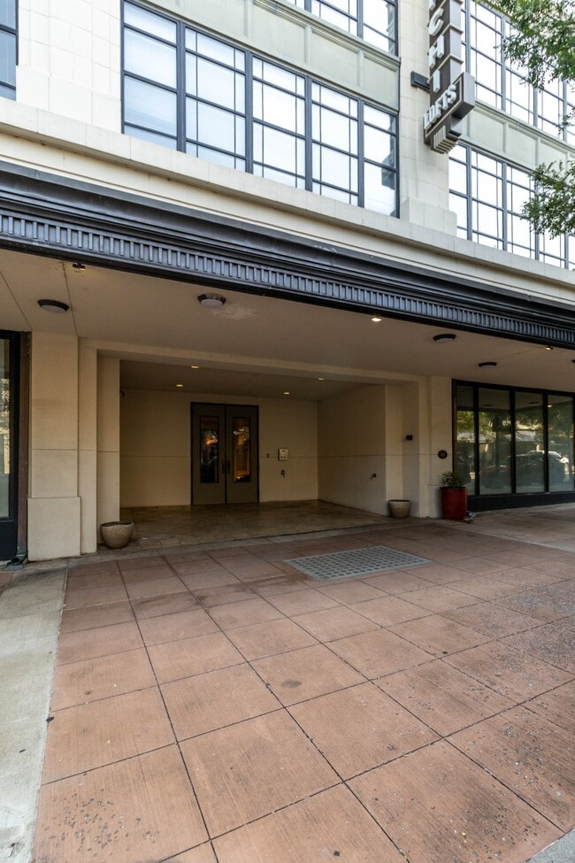 Building Photo - 116 S Gay St