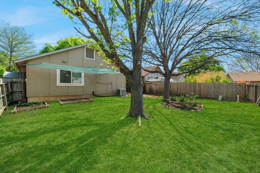 Building Photo - 12079 Stoney Brg