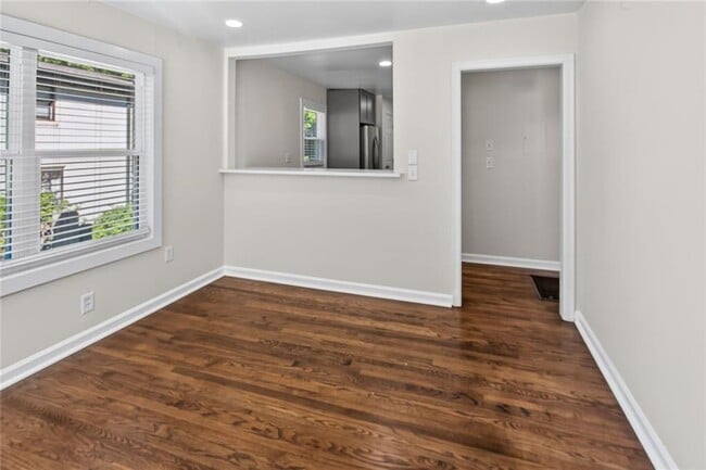 Building Photo - 475 Center Hill Ave NW