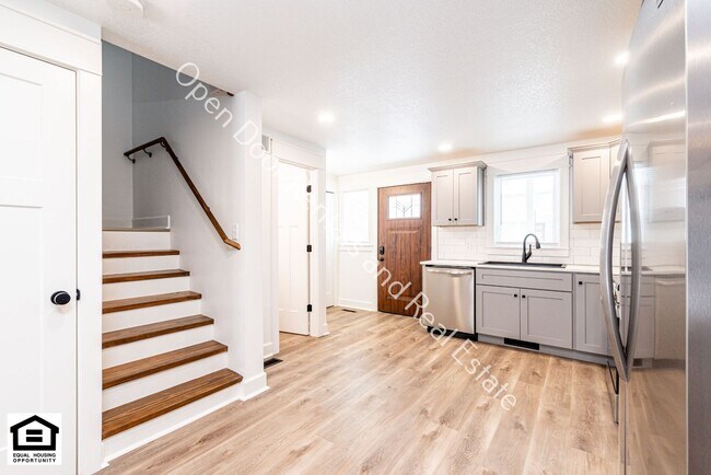 Building Photo - 15110 Tally Ho Dr