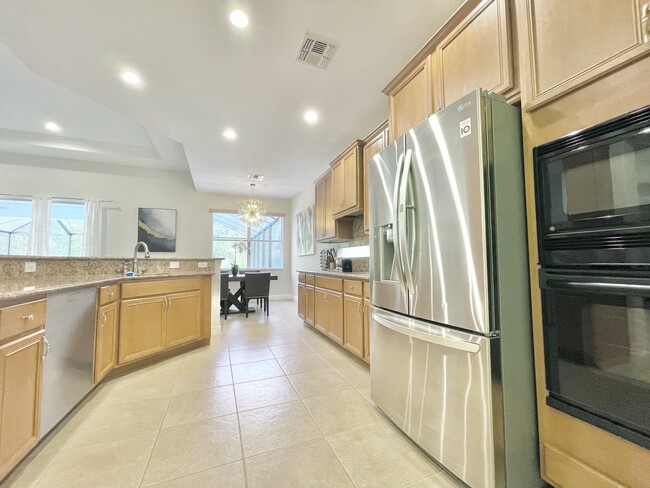 Building Photo - 12667 Biscayne Ct