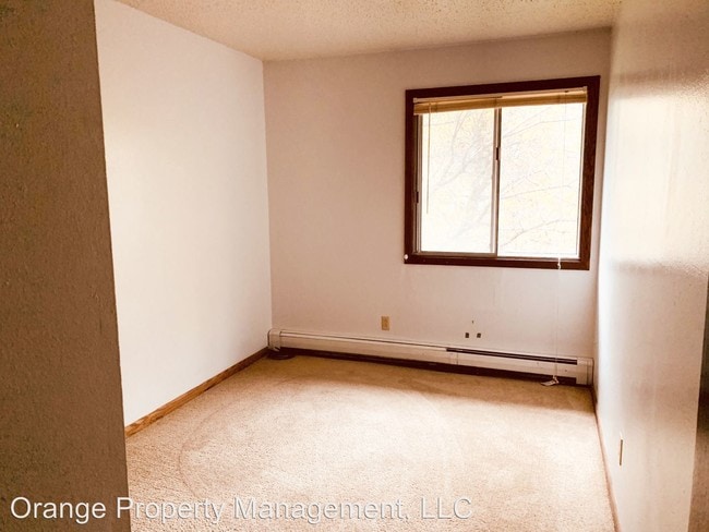 Building Photo - 1200 Meadowbrook Dr