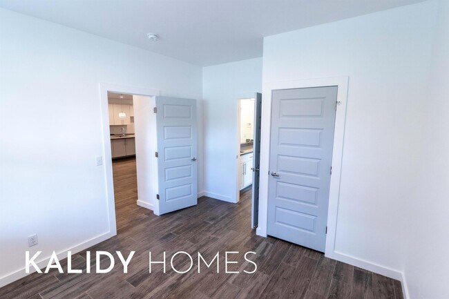 Building Photo - 1679 Kalidy Dr