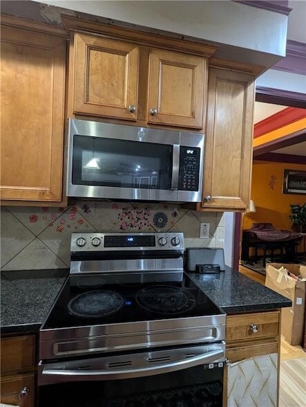 Building Photo - 815 Earlham Dr