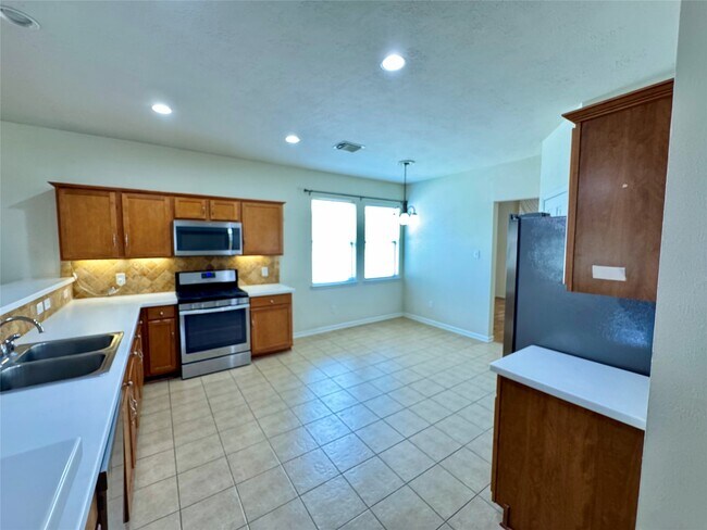 Building Photo - 12905 Meadow Springs Dr