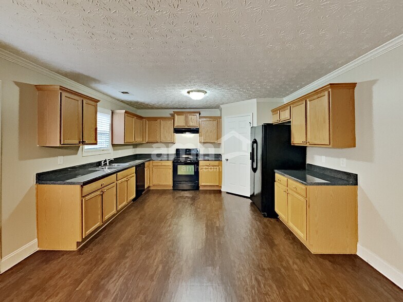 Building Photo - 1151 Folkstone Dr