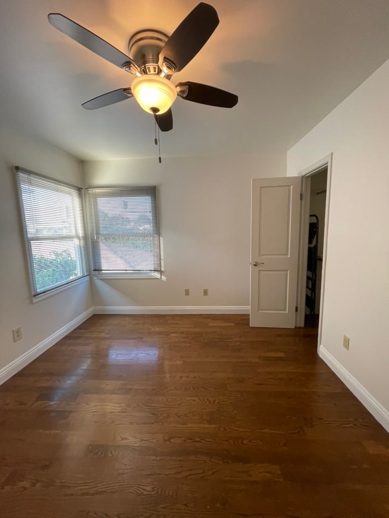 Building Photo - 5255 Via Campo St