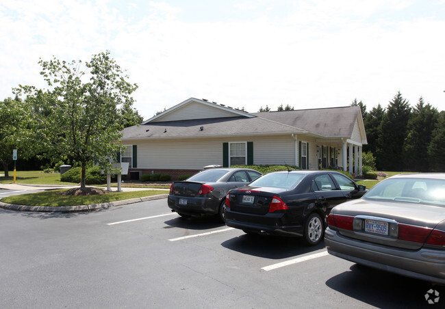 Building Photo - Woodfield II Apartments