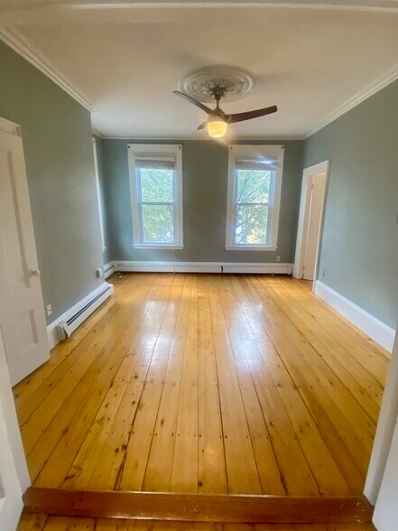 Building Photo - 133 Otis St