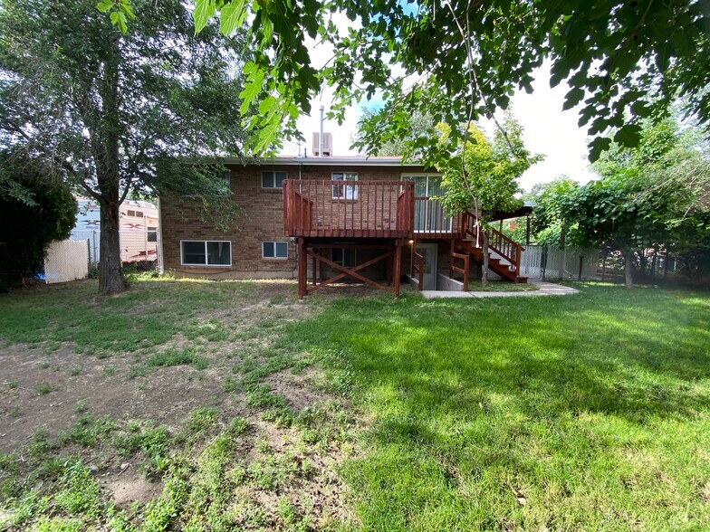 Building Photo - 95 W 8710 S