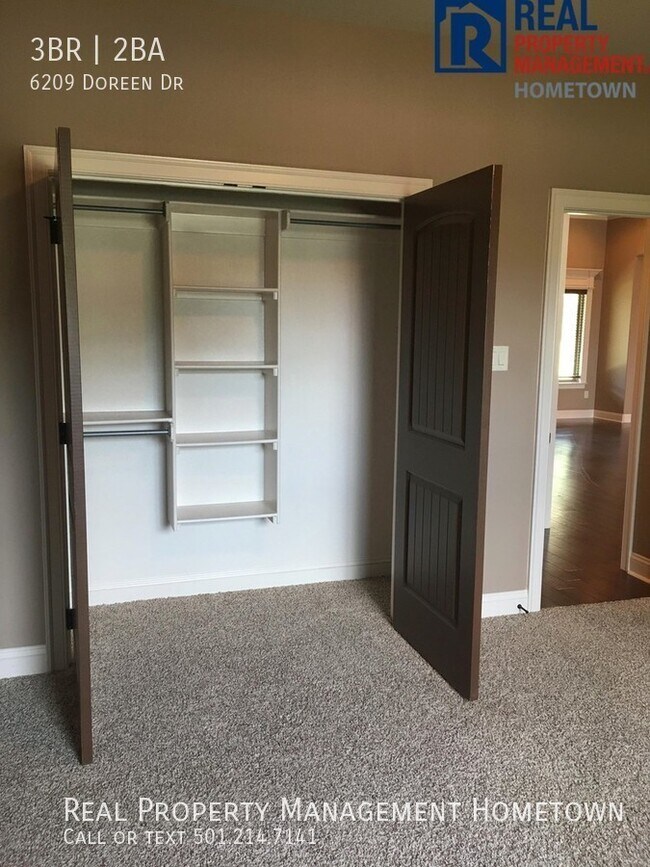 Building Photo - Magnificent 3/2 Home Tucked Away in a Beau...