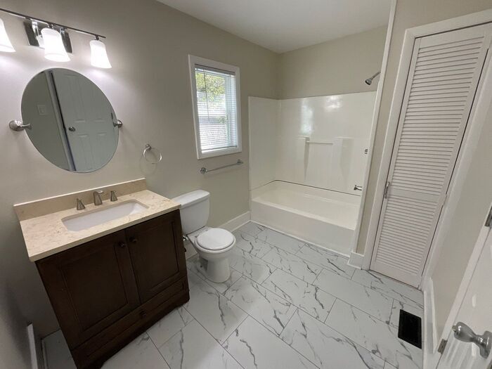 Building Photo - 728 Gary Rd NW