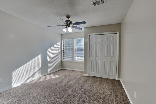 Building Photo - 1174 Empire Cir