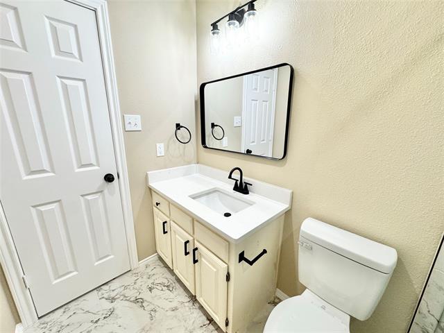 Building Photo - 204 Pear Tree Pl