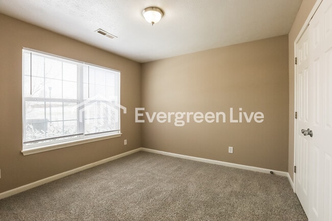 Building Photo - 2017 Lisa Walk Dr