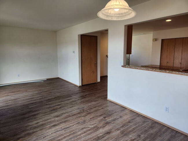 Building Photo - 3 bedroom overlooking Silverdale