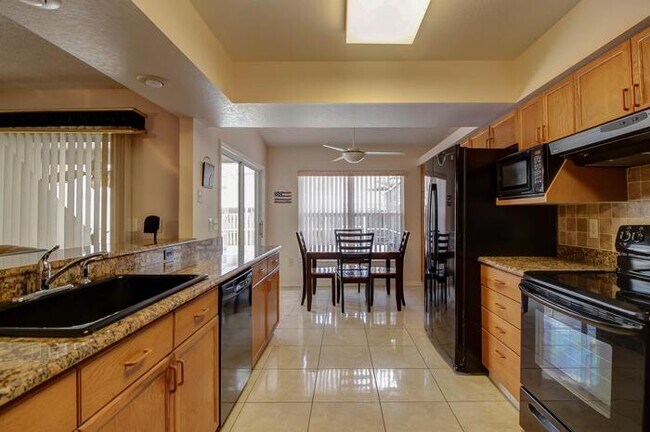 Building Photo - 2610 18th Ave S