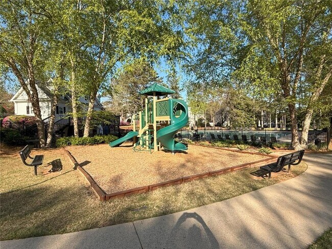 Building Photo - 3020 Serenade Ct