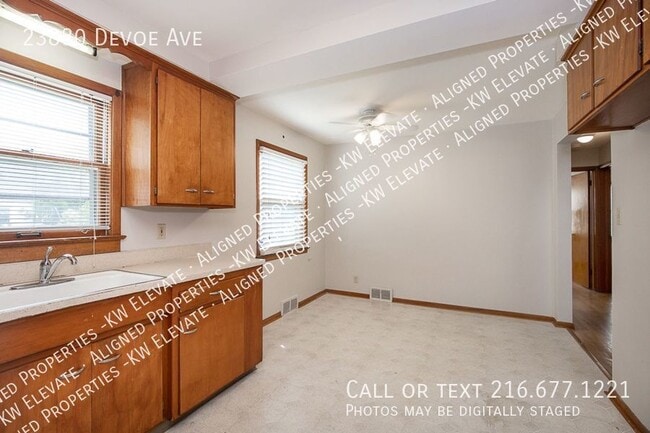 Building Photo - 23880 Devoe Ave